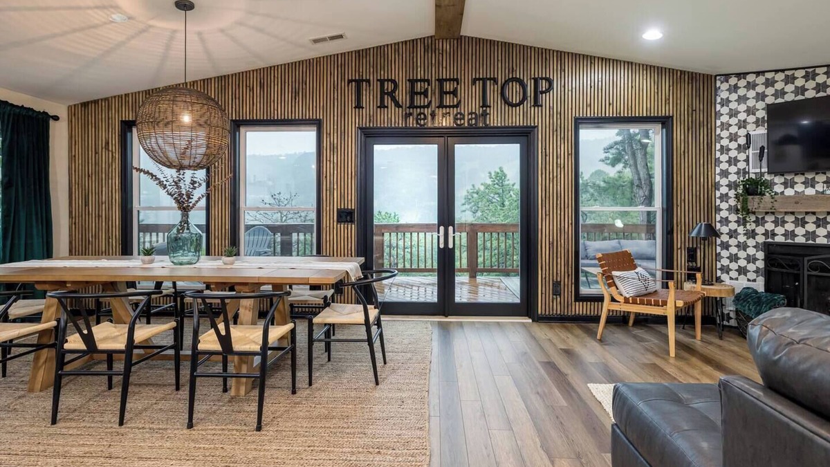 McGaheysville House | Situated in the Tree Tops w/Unbelievable Ski Slope Views Community Pool Access (Seasonal) Hot Tub