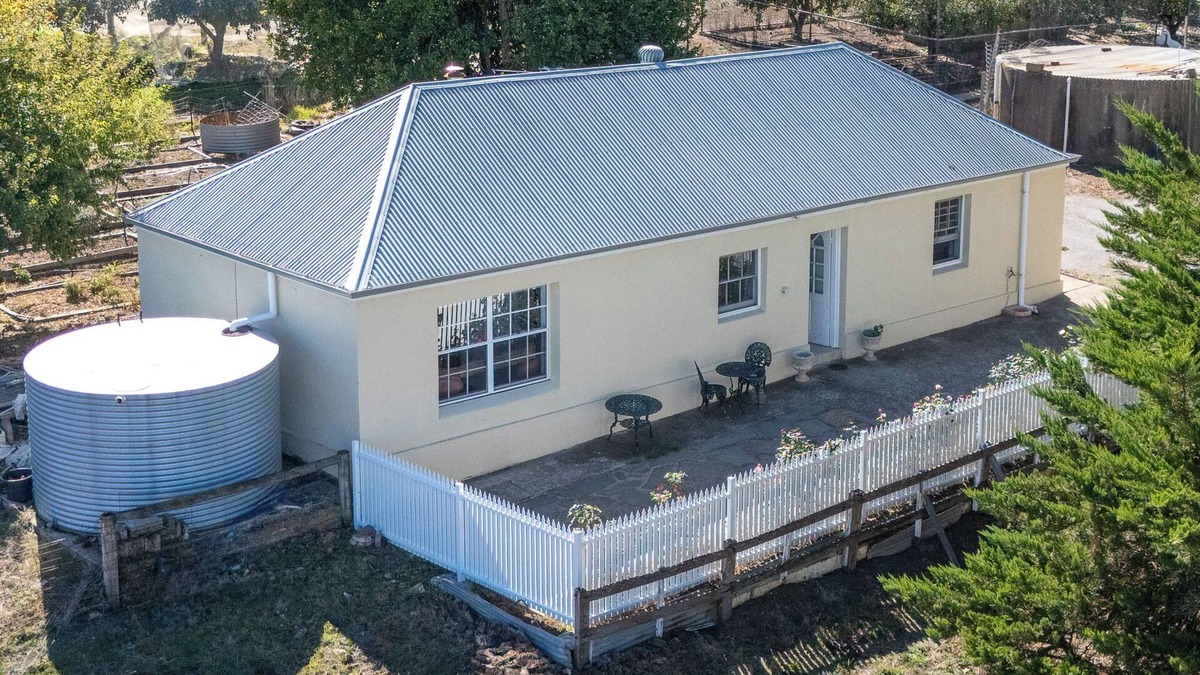 Mount Barker Cottage | Situated in the Town Centre, 30 Min To Adelaide, 10 min to Historic Hahndorf