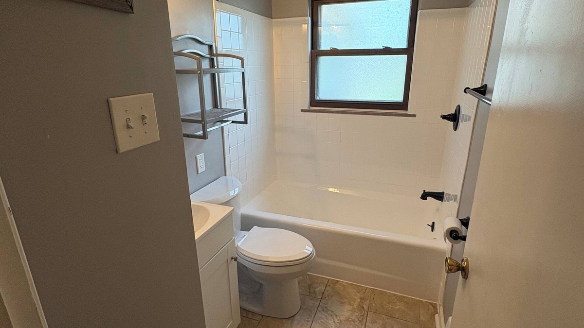 Kamm's Corners House | Six minutes from the airport. Family Friendly!