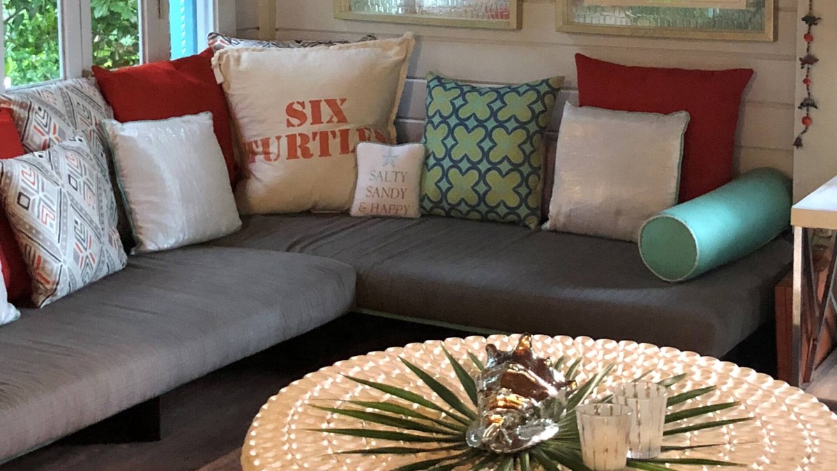 Triana Shores House | SIX TURTLES - Harbour Island - Beautiful 2 Story home in quiet neighborhood