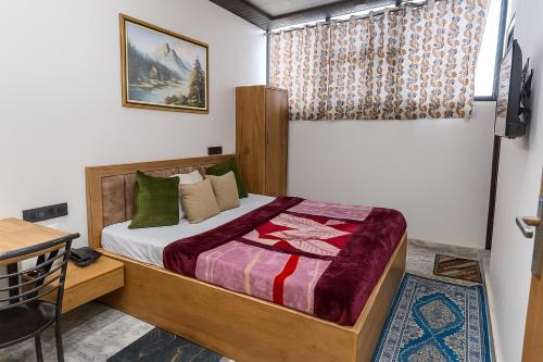 Amer Fort Road House | SK Govindam - Mountain View Homestay