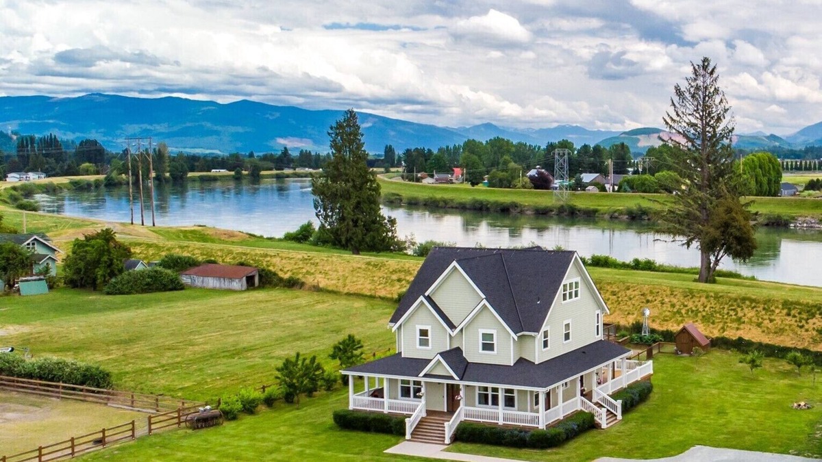 Mount Vernon House | Skagit River Farmhouse