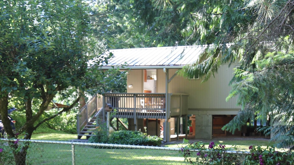 Concrete Cottage | Skagit River Waterfront Cottage