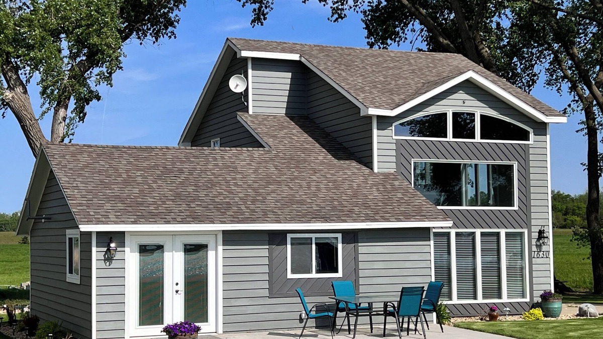 Madison House | Skeet's Retreat: Lake Herman's Hidden Gem of Adventure and Relaxation! Sleeps 8