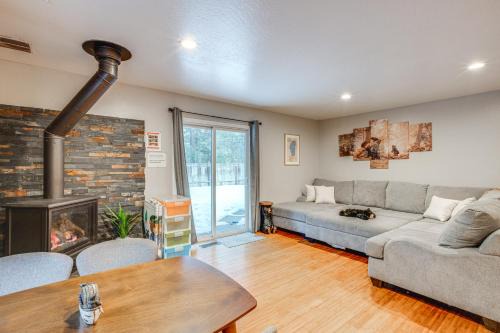 Christmas Valley House | Ski and Board in South Lake Tahoe! Updated Home