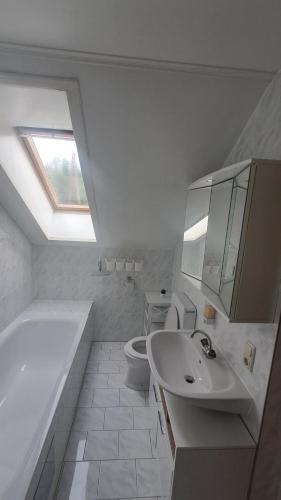 Sankt Kathrein am Hauenstein Apartment | Ski, bike, hike & chill!