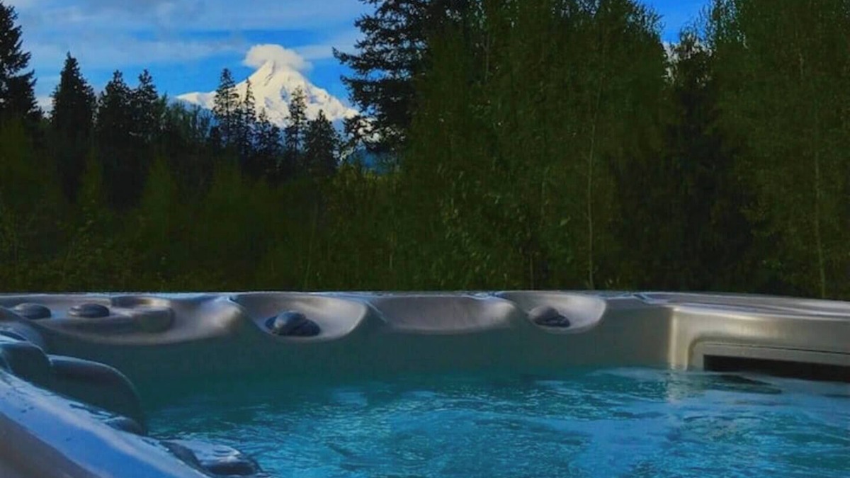 Parkdale Cabin | Ski Cabin with a Mt Hood view in the Upper Valley