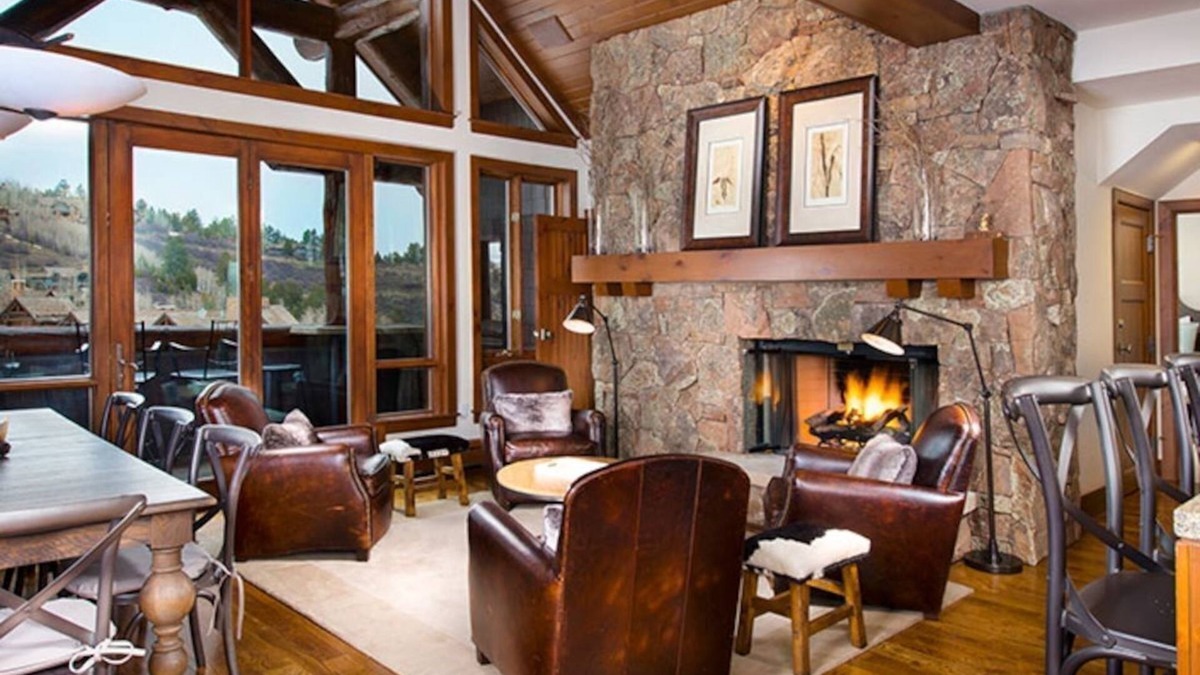 Avon Condo | Ski-In Condo with Stone Fireplace