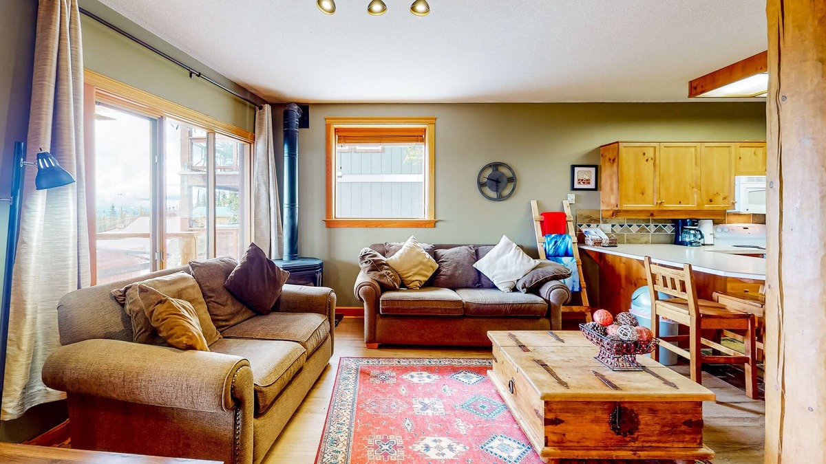 Snow Pine Estates Condo | Ski-in/out condo with a hot tub, grill, fireplace, & washer/dryer - dog-friendly