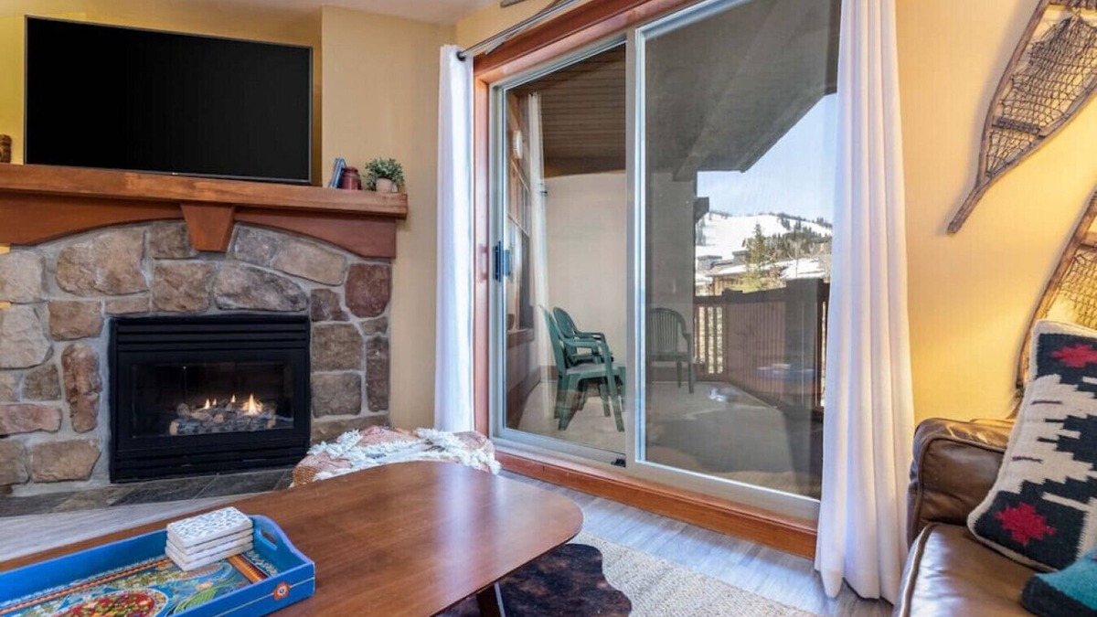 Salt Lake Mountain Resorts Condo | Ski in/out,Pool,Hot Tub,Pool Table - Resort View!