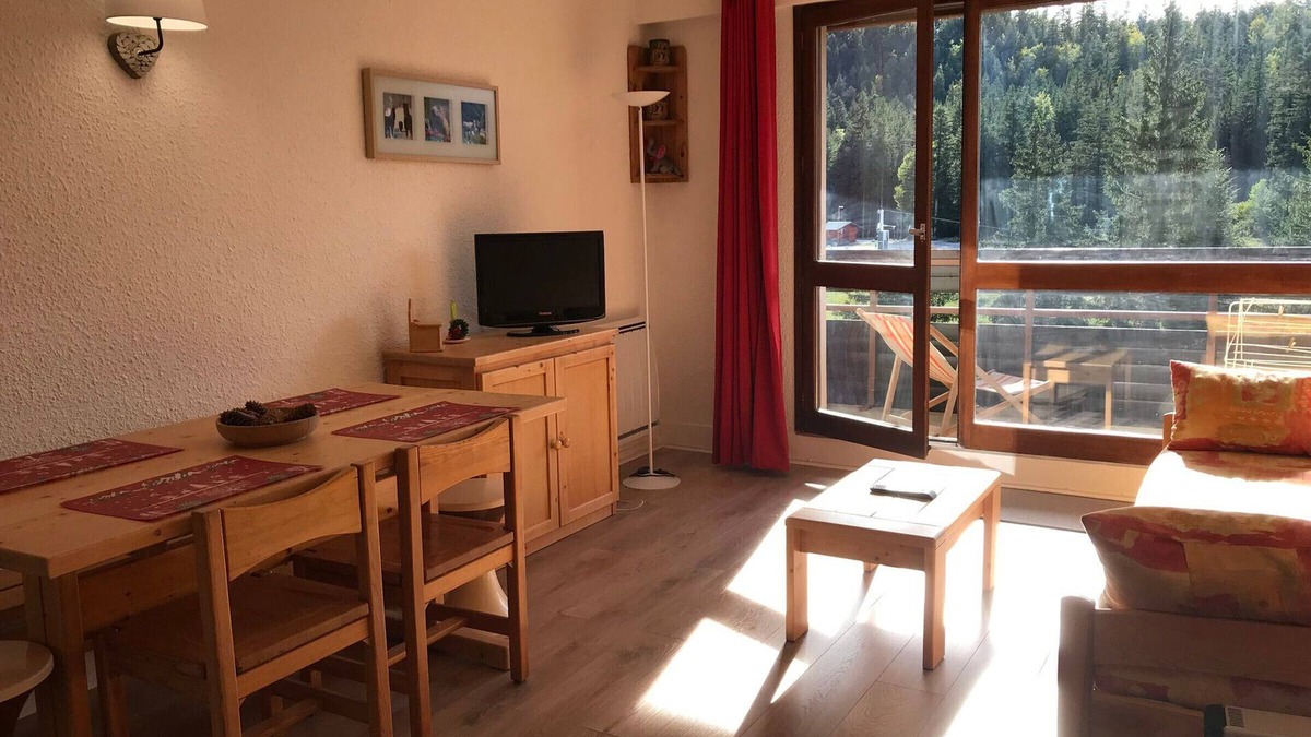 Correncon-en-Vercors Apartment | Ski-In/Ski-Out Studio with Balcony near Golf in Scenic Corrençon-en-Vercors