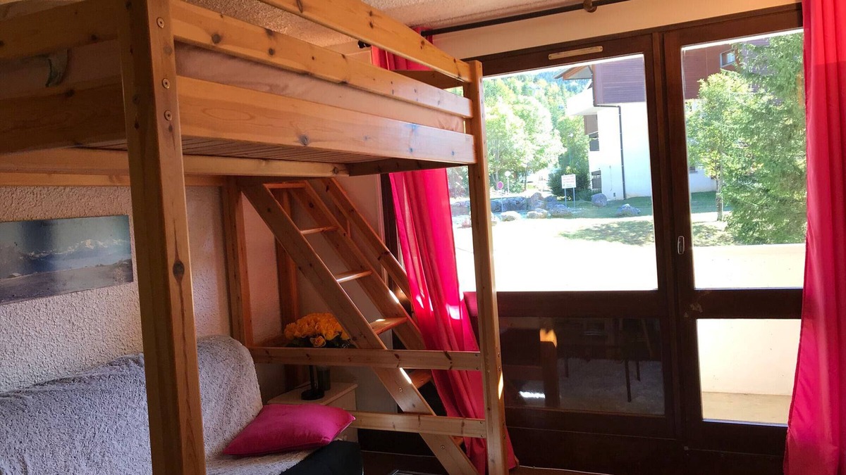 Correncon-en-Vercors Apartment | Ski-in/Ski-out Studio with Balcony in Corrençon-en-Vercors
