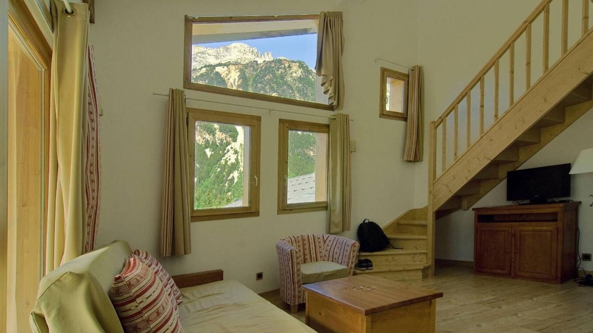 Pralognan-la-Vanoise Apartment | Ski-in/ski-out & foot of the slopes, balcony, tv, ski locker, 55-73m², Pralognan-la-Vanoise