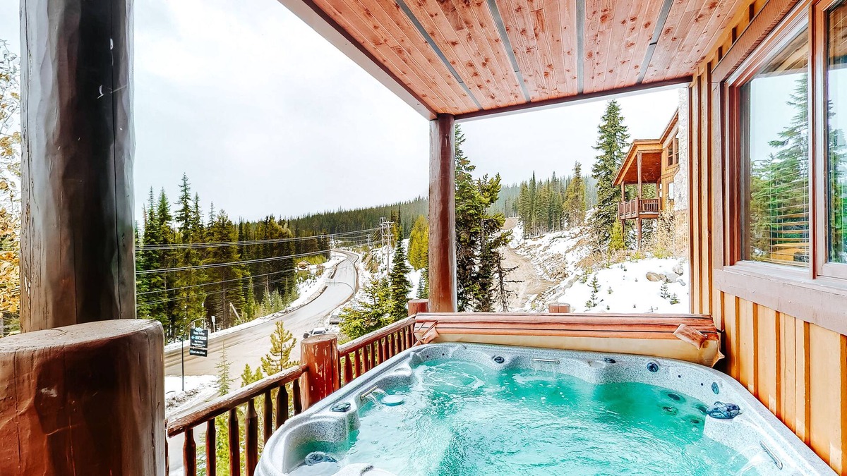 The Forest House | Ski-in/ski-out, dog friendly duplex w/ private hot tub, sauna, & high-speed WiFi