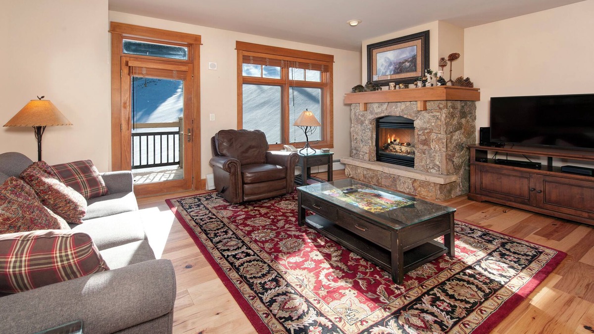 River Run Condo | Ski-In/Ski-Out 2BR/3BA Condo with Mountain Views!