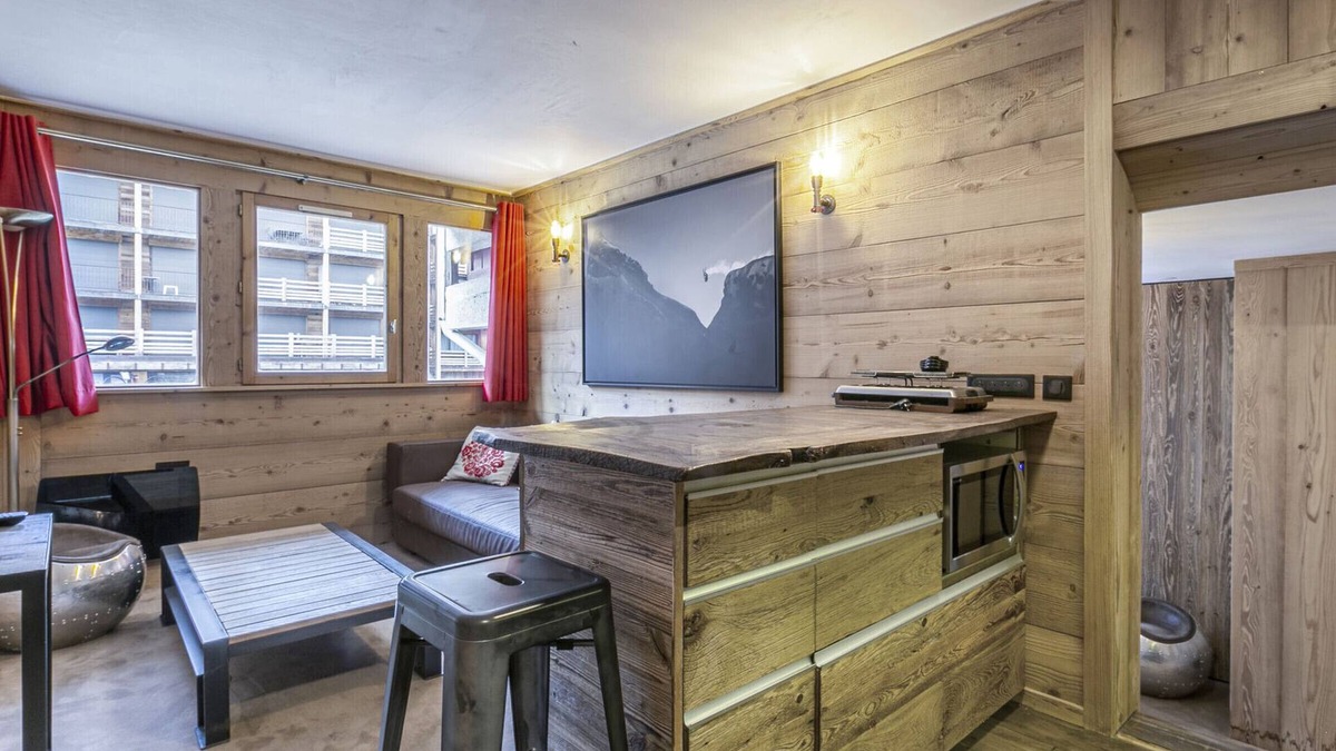 Val-d'Isere Apartment | Ski-in/ski-out apartment in Val d'Isère center, up to 6 people, WIFI