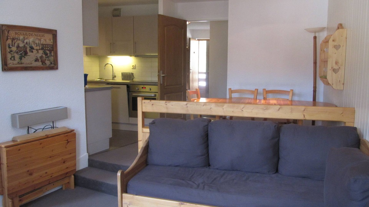 La Perriere Apartment | Ski in/ski out apartment - Sleeps 4 to 6 - Domaine La Tania Courchevel