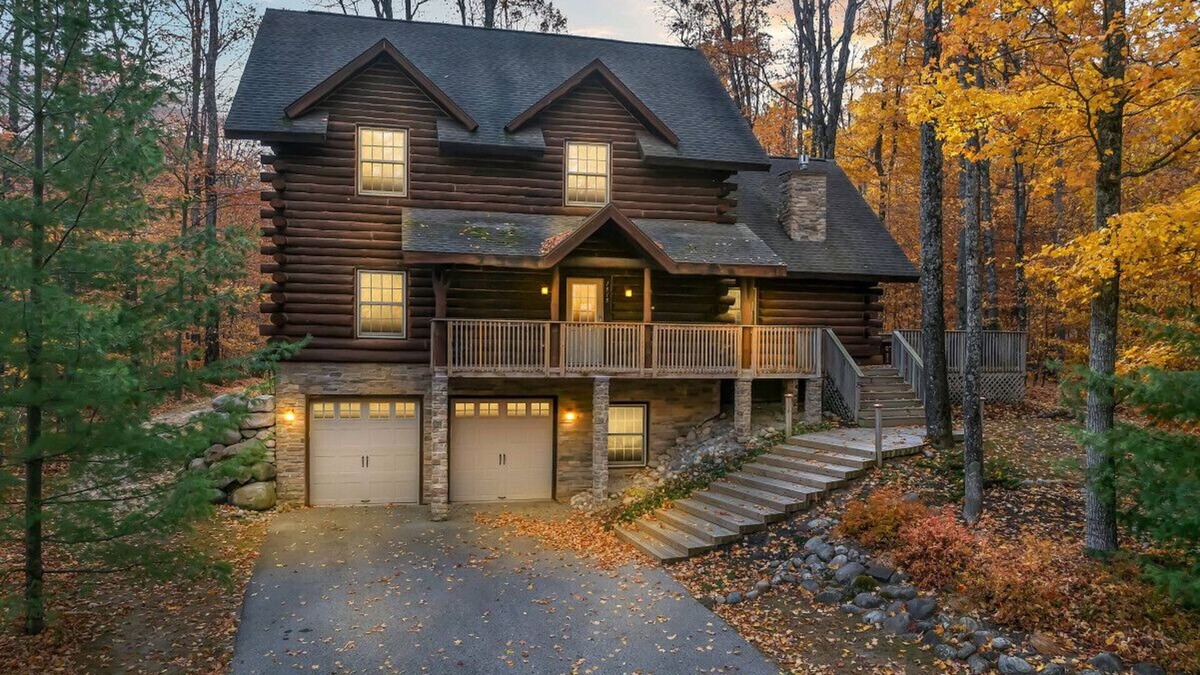 Harbor Springs House | Ski-In/Ski-Out Chalet at the Top of The Highlands!