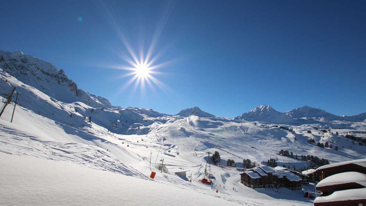 Belle Plagne Apartment | Ski-in ski-out Belle Plagne 2100m 3 rooms all comfort full South residence 4 *