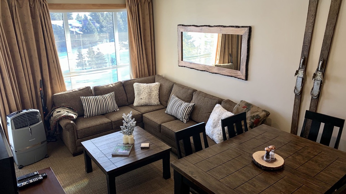 Mammoth Lakes Condo | Ski-In/Ski-Out - Top Floor - Juniper Spring Lodge Unit 533