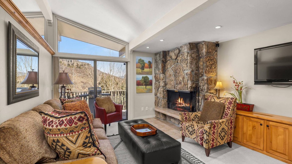 Snowmass Village Condo | Ski-In/Ski-Out Snowmass Retreat! Steps to Lifts & Base Village, Fireplace, Hot Tub, Balcony View!