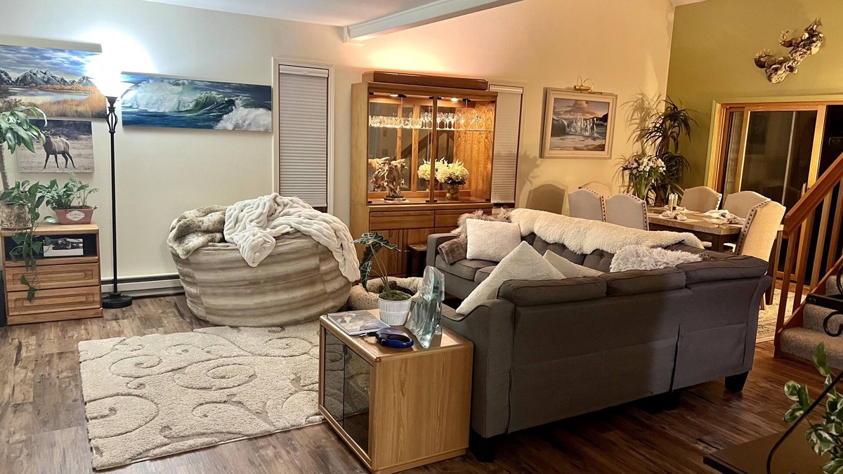 Jackson House | Ski Jackson Hole, Yellowstone access, remodeled kitchen n baths.