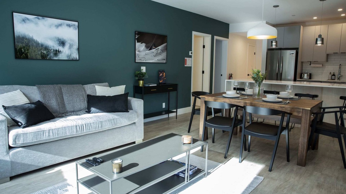 Revelstoke Condo | Ski & Tee Retreat - Bright Three Bedroom + Hot Tub