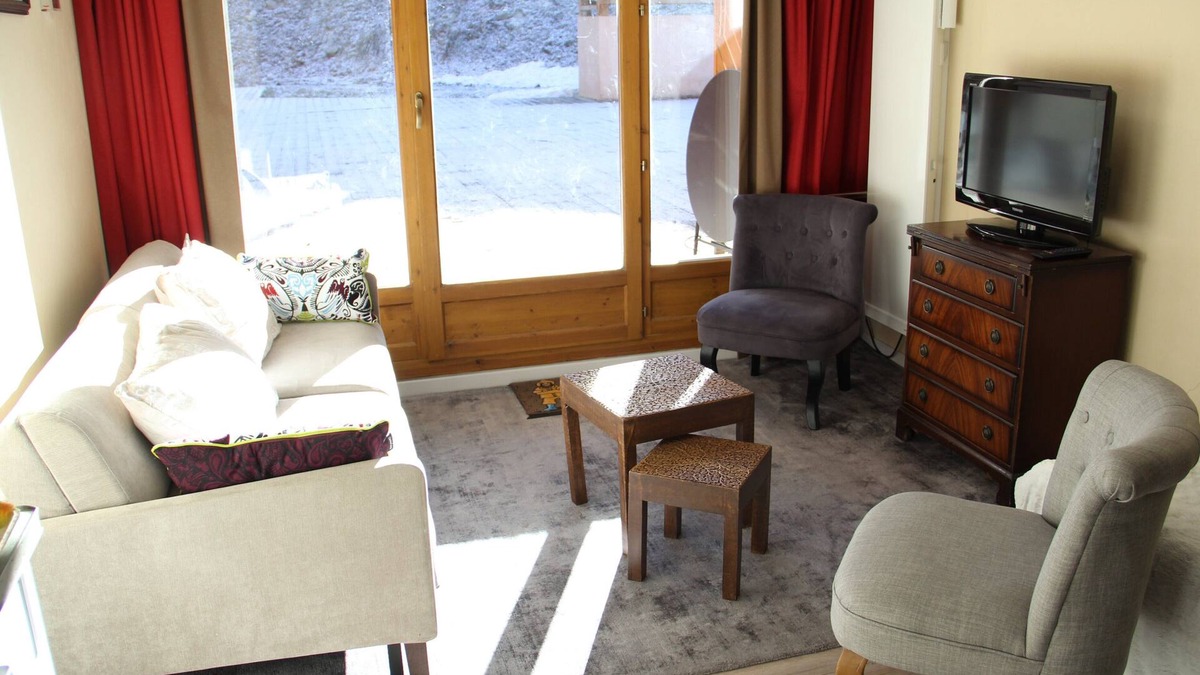 Les Claux Apartment | Ski-to-door apartment, Vars, Hautes Alpes