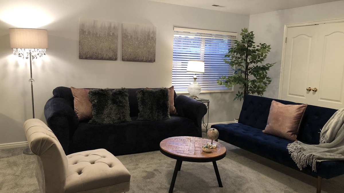 Millcreek House | Skiers delight Kitchen, 1.5 bath, laundry, sleeps 4, newly remodeled