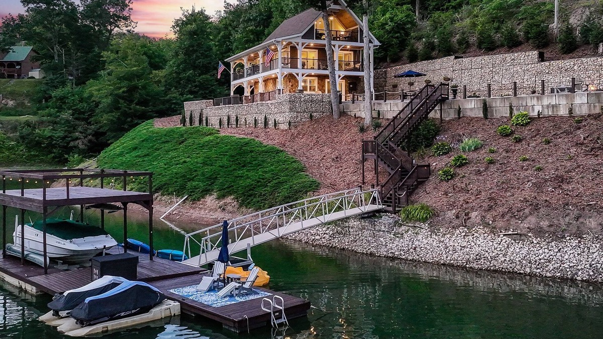 Butler House | Skipping Stones Getaway - Watauga Lake Dock & Hot Tub, Summer Fun Awaits