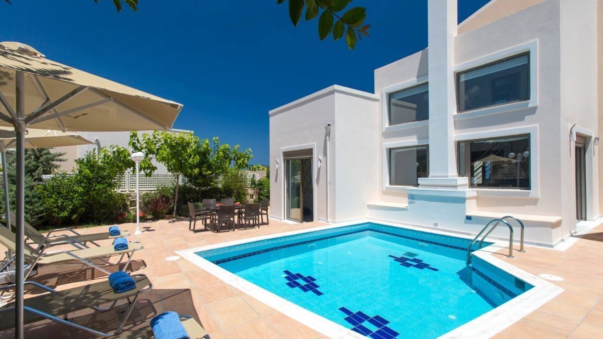 Pikris Villa | Skouloufia Villas 1 - Three Bedroom Villa, Sleeps 8