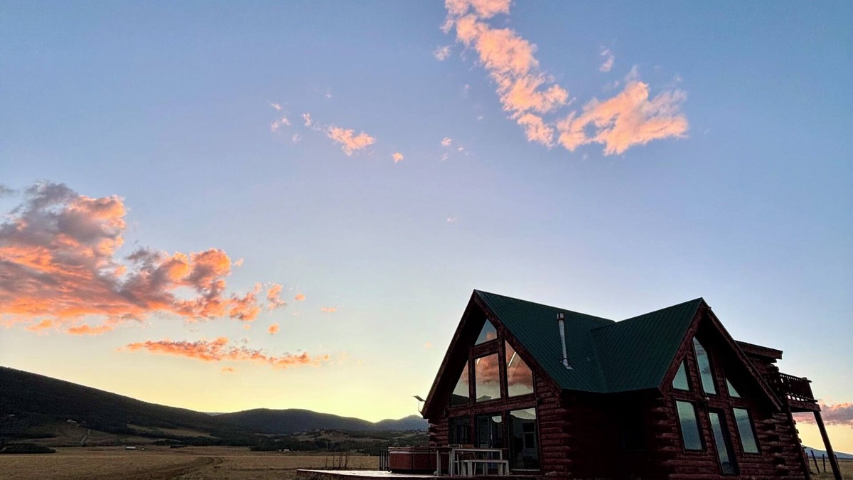 Fairplay Cabin | Sky Acres - Luxe Lodge + Hot Tub + 2 Fireplaces on 50 Private Acres
