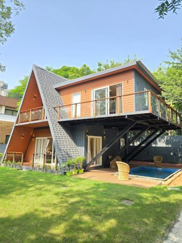 DLF Farms Villa | Sky Bloom DLF 2BHK Luxury Villa Chattarpur