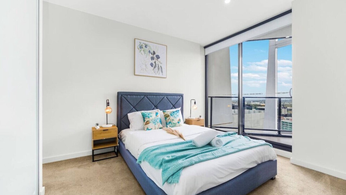 Parramatta CBD Apartment | Sky-City-2 mins to Train & Shopping& Everything