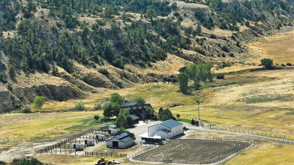 Yellowstone County Other | Sky Creek Ranch Montana Lodge Housen