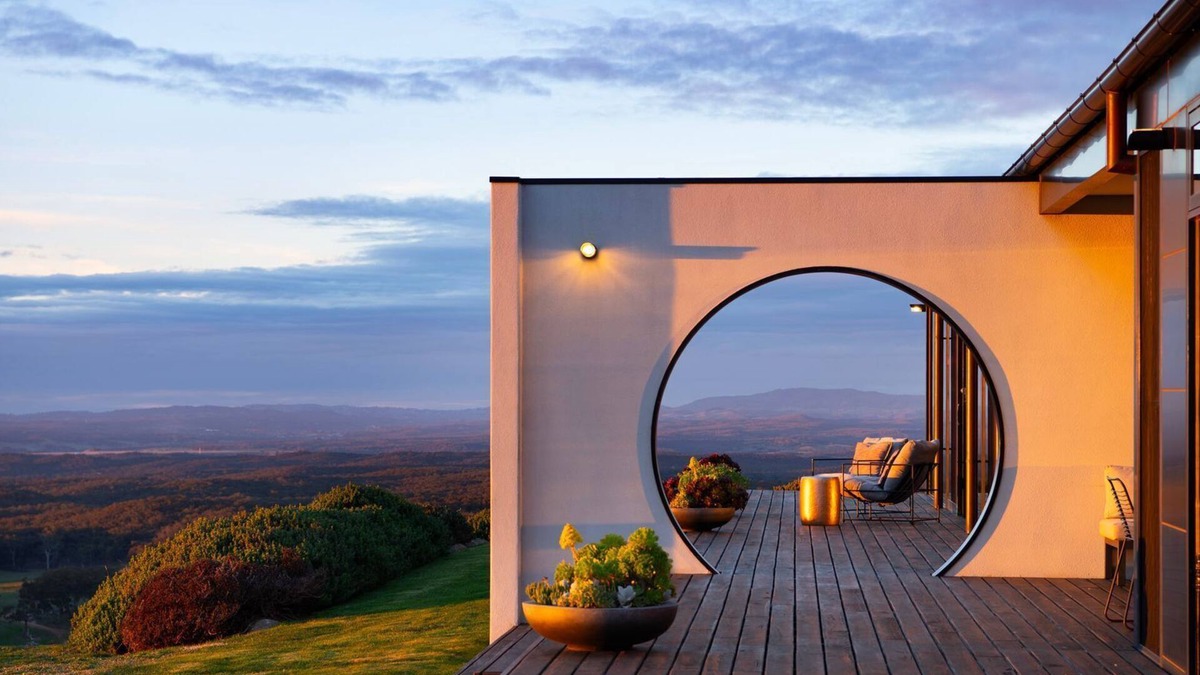 Mount Franklin House | Sky High: stunning, iconic, dramatic