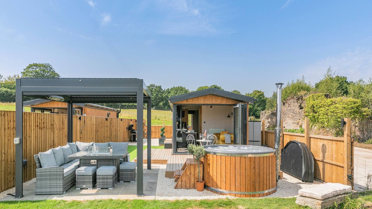 Skelmersdale Apartment | Sky Lark Lodge - UK49904