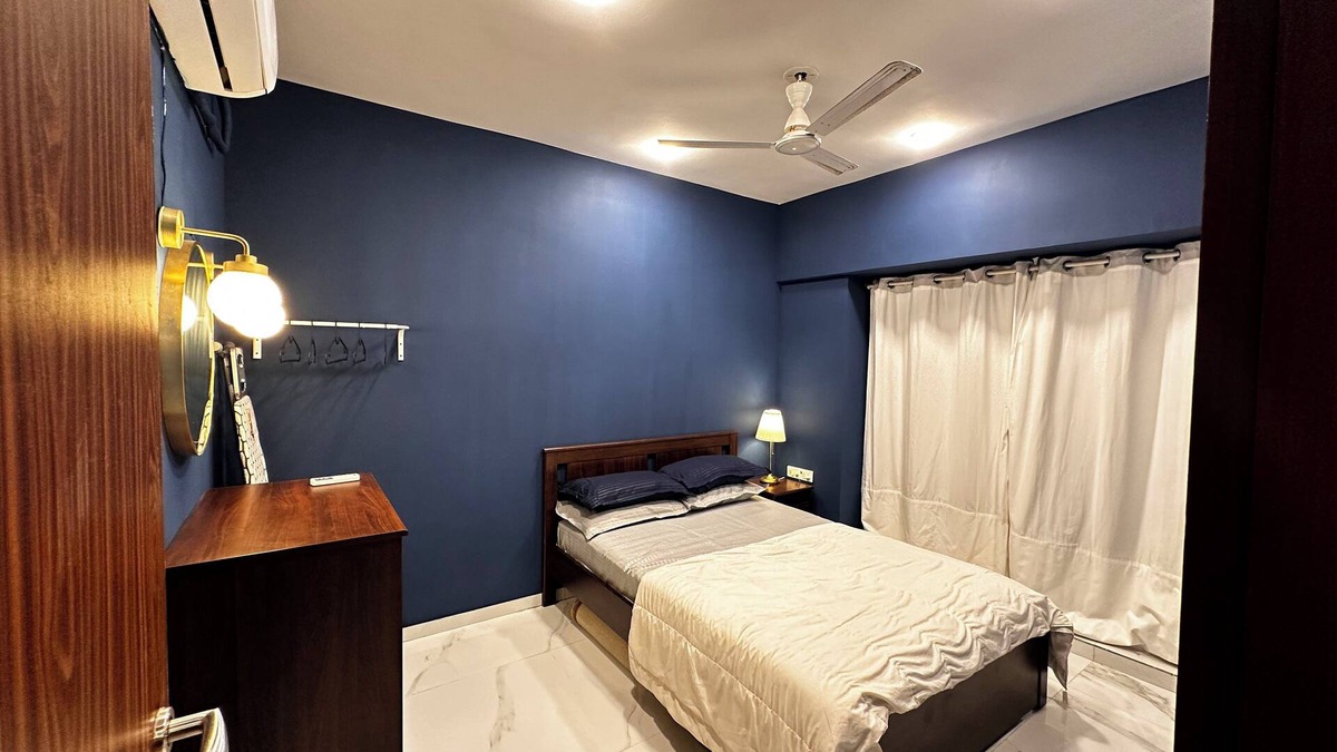 Goregaon West Apartment | Sky Oasis: Premium 2BHK I 65' TV, AC, High Floor, Andheri West