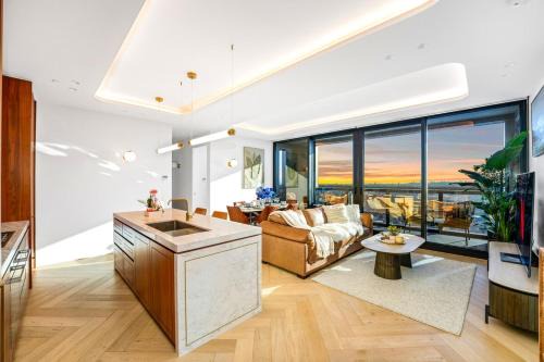 Box Hill Apartment | Sky One Luxury Penthouse Spectacular Views