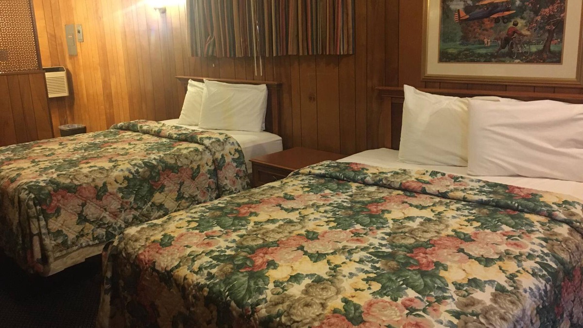 El Dorado House | Sky-Palace Inn and Suites El Dorado - 2 Double Bed Smoking