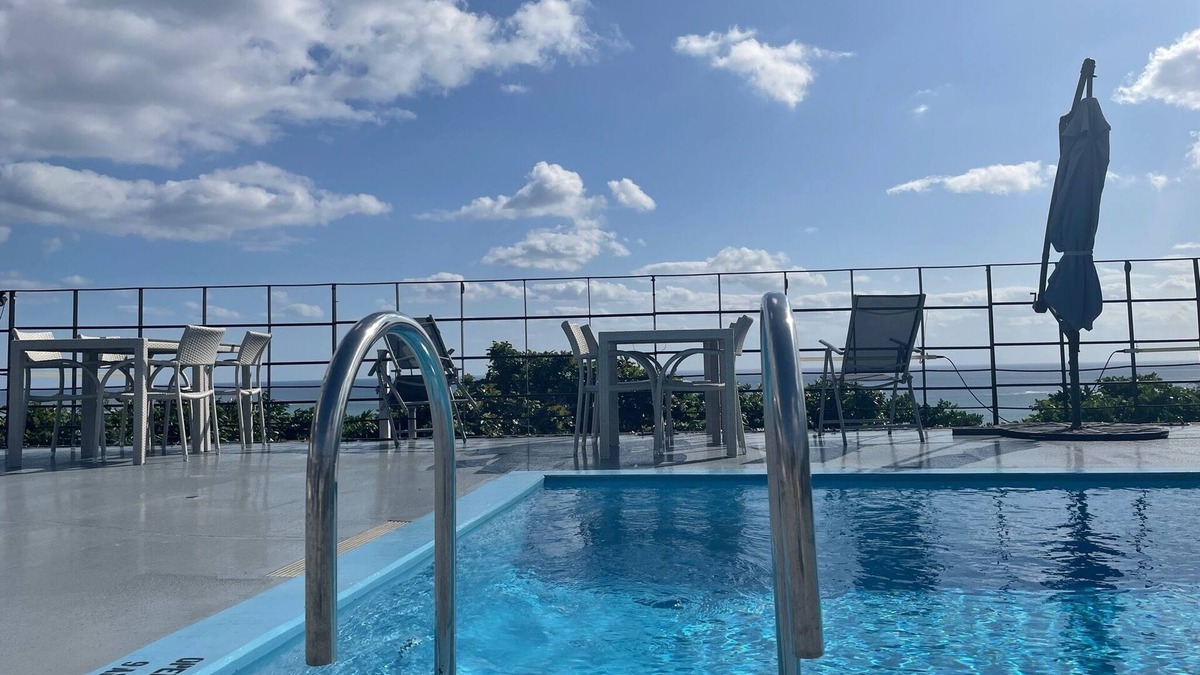 Okinawa House | Sky Rooftop Room / Nanjo Okinawa