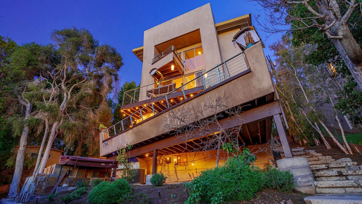 Silver Lake House | Skydeck 3-br house w gym, hot tub, amphitheater, Hwood sign, Griffith, lake view