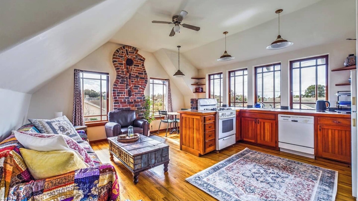 McKinleyville Apartment | SkyDeck Crazy Wave Suite - Cozy Digs, 2nd Fl, Dog/Pet Friendly!