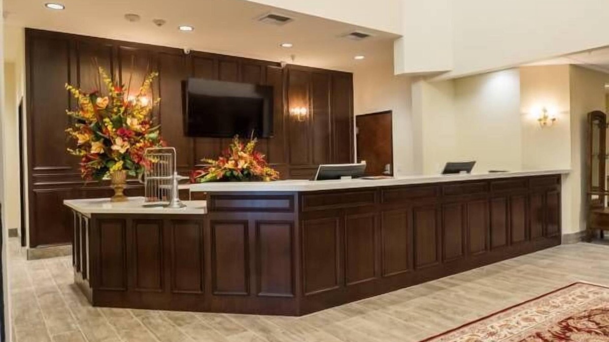 Midway Hotel | Skyline Hotel & Casino