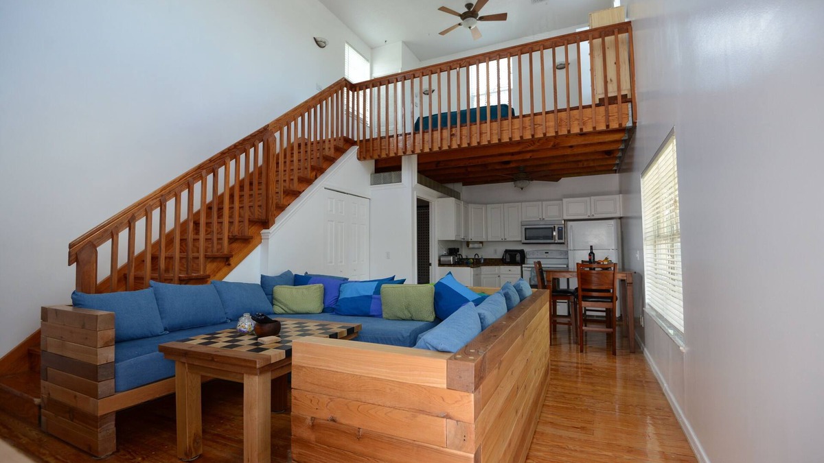 Jensen Beach House | SKYLINE LOFT IN DOWNTOWN JENSEN BEACH