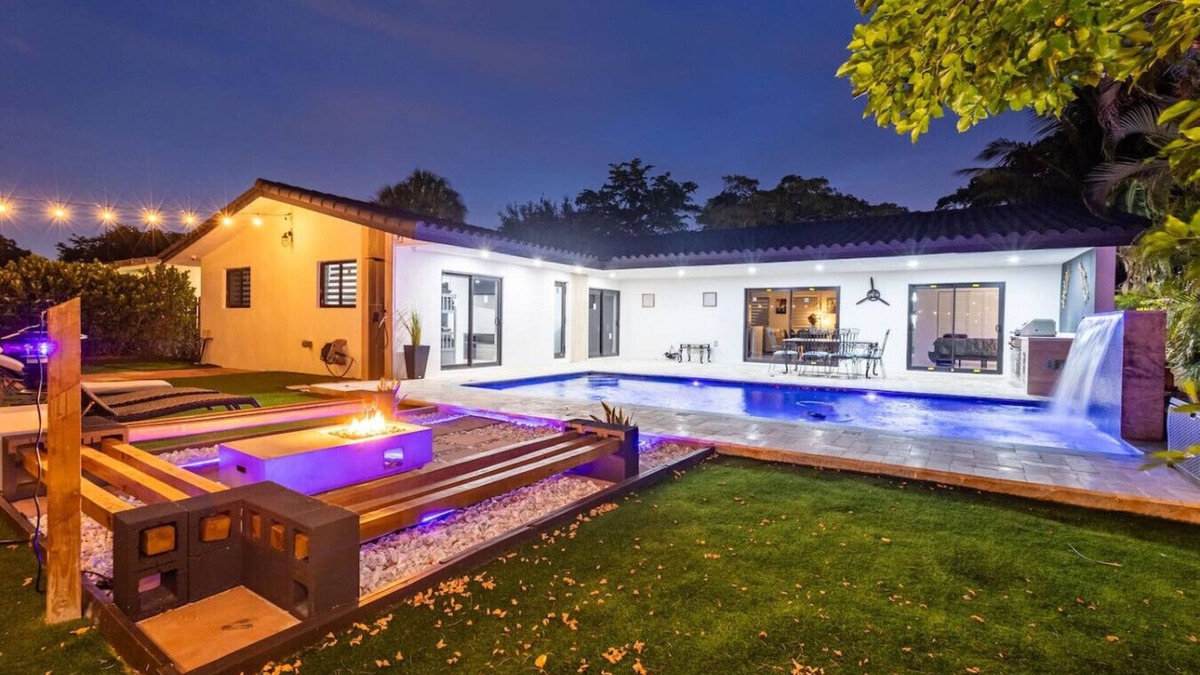 Miami Lakes House | Skyline Lux Villa w/Pool 4/3