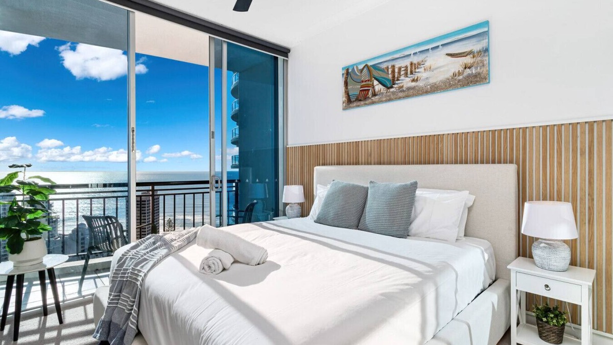 Surfers Paradise Apartment | 'Skyline Oasis' by Inn Paradise