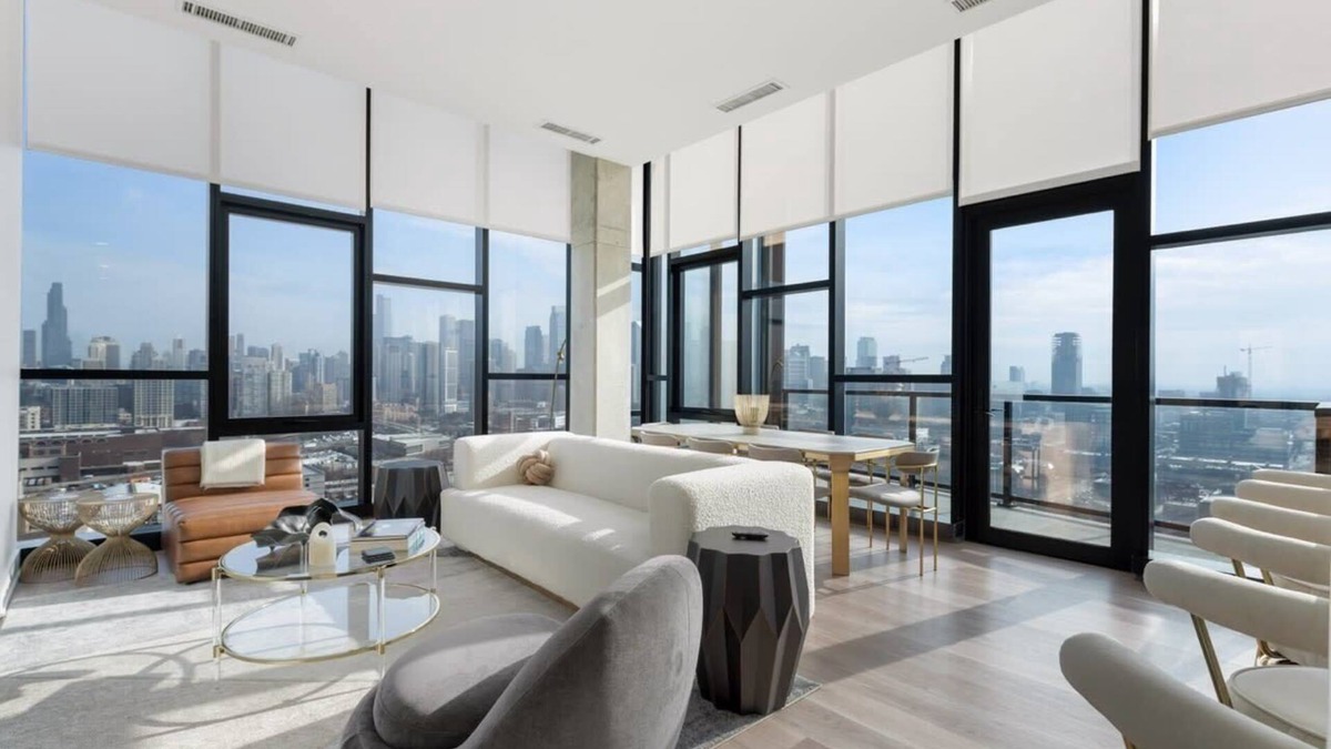 River West Apartment | Skyline View Duo for Groups: Unmatched Luxury Stay