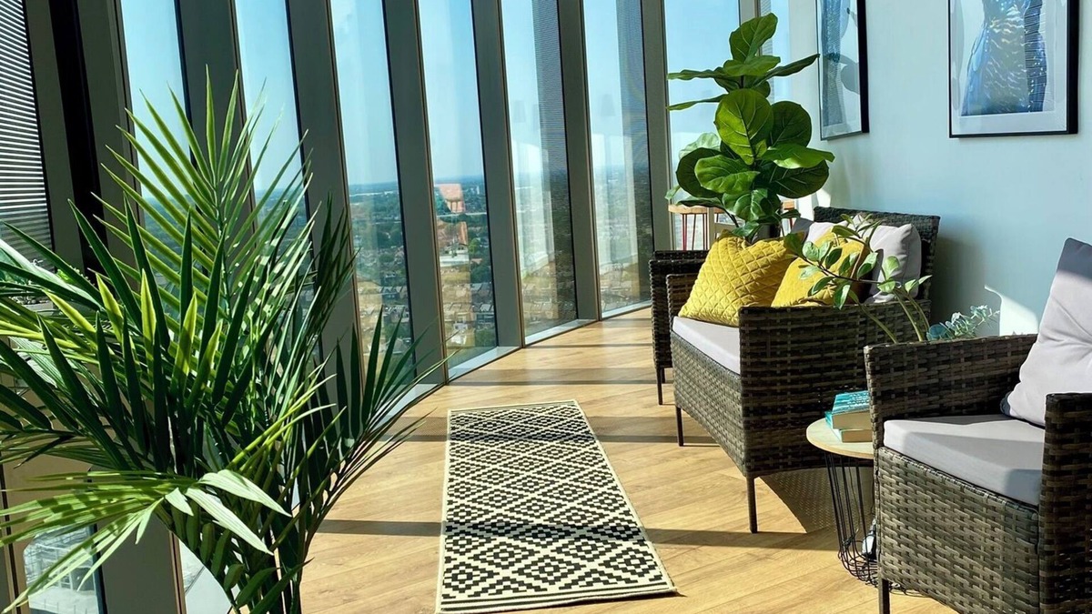 London Borough of Hounslow Apartment | Skyline Views, Boutique 2-Bed, 2-Bath, West London Apartment