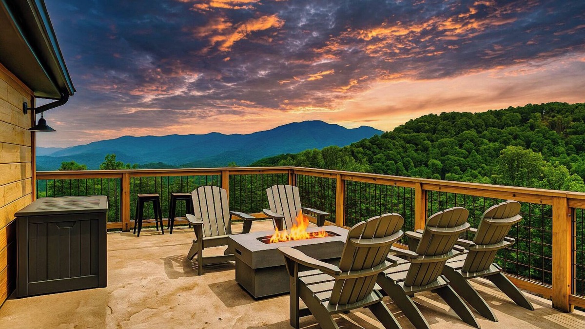 Chalet Village Cabin | Skyscraper Chalet | Rooftop Pool | Ober Mountain Views